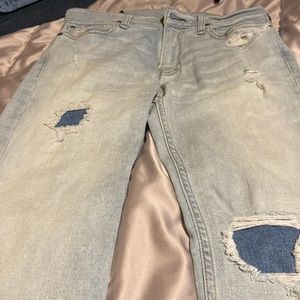 Size 30x32 Light wash skinny jeans